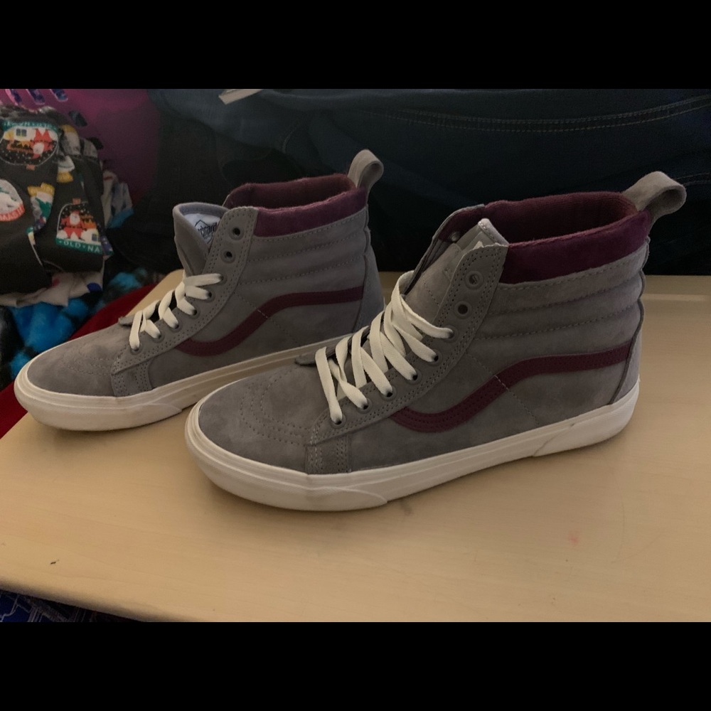 Vans SK8-HI Women’s 11. Men’s 9.5.